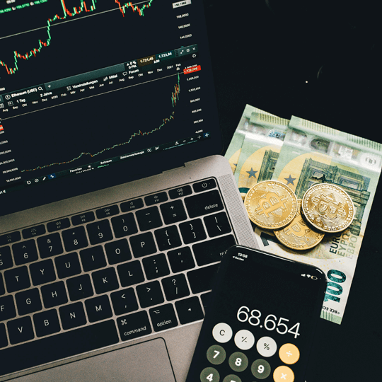 Oparcie Bitrevo Zespół ekspertów ds. inwestycji kryptowalutowych